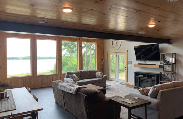 Amazing Lake Home in Baxter. Minutes to the golf courses and area attractions