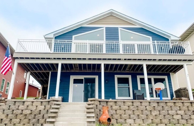 Amazing Lake Home on Cross Lake - 60 Miles from the Twin Cities