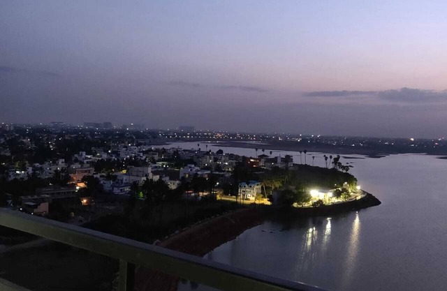 Erstaunliche Lake View Sky Condo | Luxus 3 Schlafzimmer Apartment in der Stadt