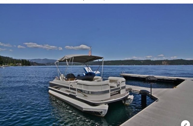 Amazing Lake views and Dock ACCESS