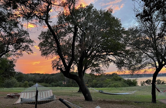 Amazing Lake Views, Relaxing Retreat, Stunning Sunrise & Sunsets