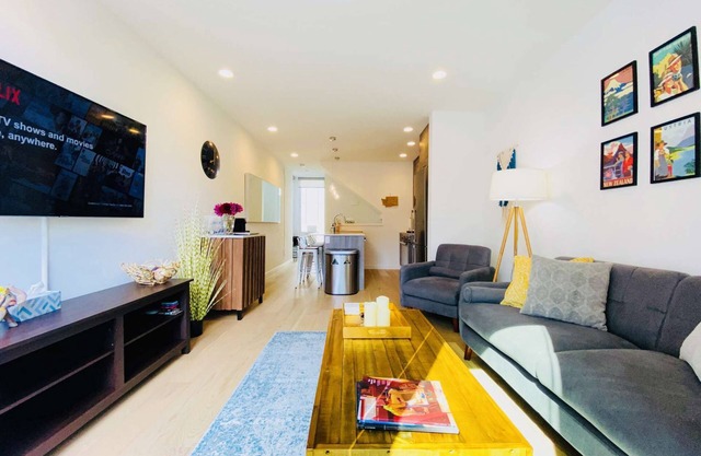 Amazing location in Ballard near all attractions