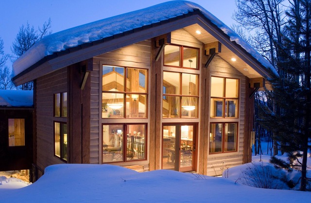 Nächstgelegene Straßenbahn & Ski-in-Ski-out-Komfort! 6 Schlafzimmer + Schlafboden, 5 Bäder