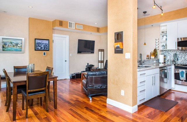 Erstaunlich Luxury Condo In The Historic El Cortez