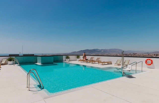 Amazing Martiricos - La Roca 2BR w/Washer, nr Food, by Blueground