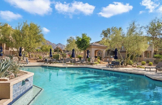Amazing Mountain Views Townhome, Views from Every Room, Balcony and Patio