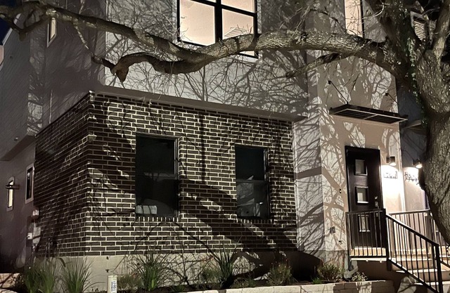 AMAZING New Home on Green Line Park!