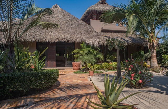 Amazing Oaxaca style 3B 4.5 bath home/ Pool /ocean view , 300 steps to beach,