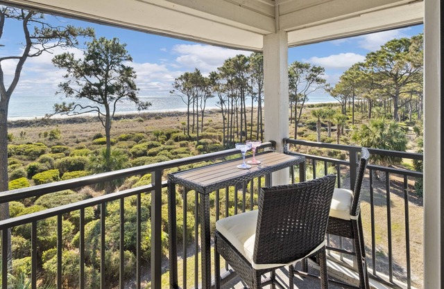 Amazing Oceanfront Views-Top Floor Corner Villa with Direct Access to the Beach!