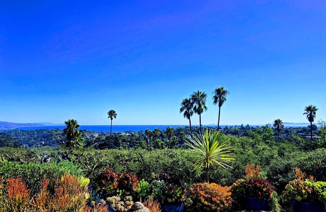 Amazing Panoramic Ocean views from your own Private: 1-Bdrm Home, Patio, Hot Tub