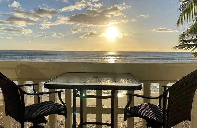 ERSTAUNLICHE Ocean Front Condo !!