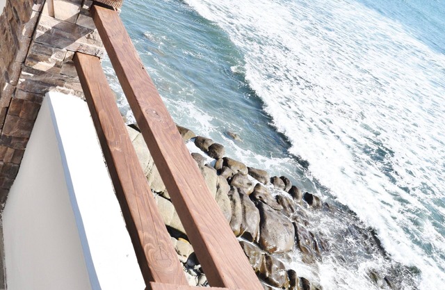 Erstaunliche Ocean Front Eco-Cove House!