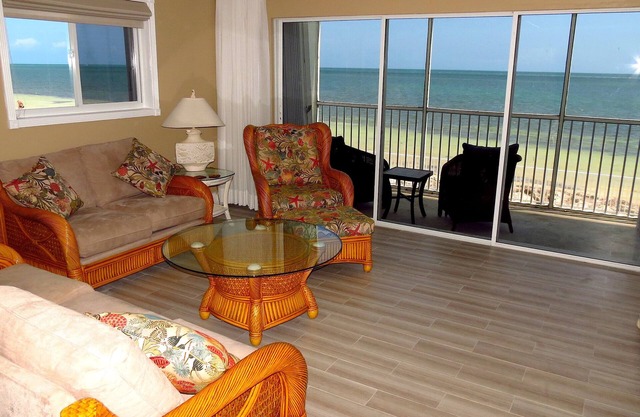 Erstaunlich Ocean View Condo am Strand!