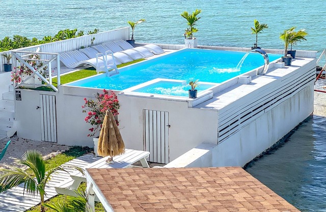Amazing Ocean View Gated Estate - 4 Private Rental Villas, High rise pool/12 Bed
