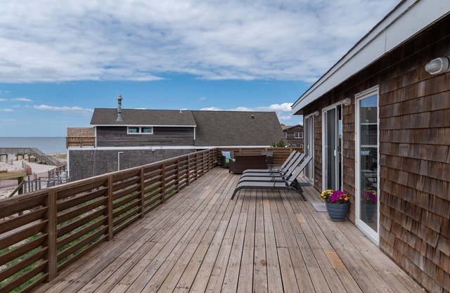 Spektakuläre Aussicht auf den Ozean von atemberaubenden Wrap Around-Decks vom Strand!