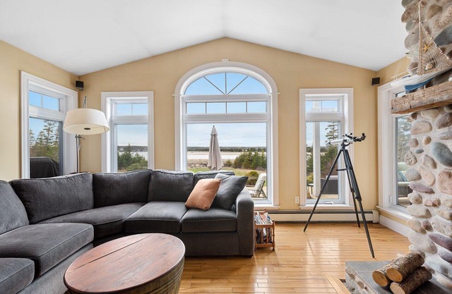 Amazing Oceanfront Home near Lawrencetown Beach