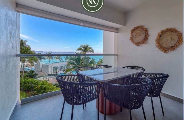Stunning Oceanfront Condo - Beach Club - Pools