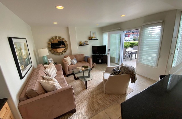 Amazing Oceanfront La Jolla Shores Condo Steps to the Beach