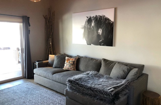 Amazing Ranch Condo with all the Elkhorn amenities