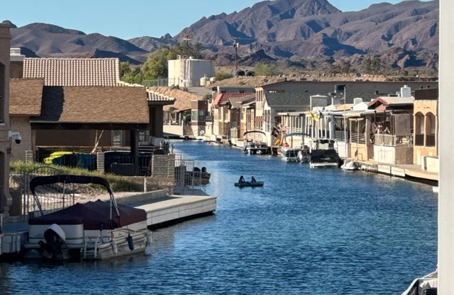 Amazing River House in the Moovalya Keys, Parker AZ