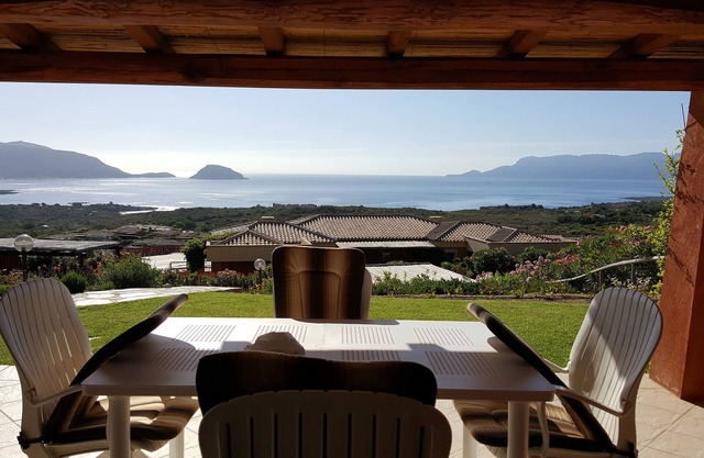 Villa con encantadora vista al mar en Golfo Aranci, isla de Tavolara y Figarolo