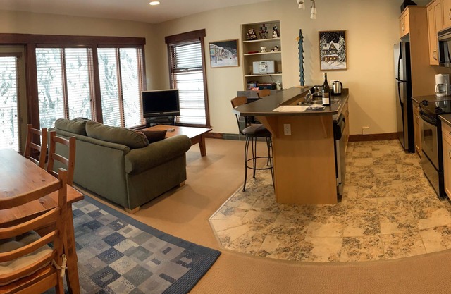 Tolles Apartment mit Ski-In-Ski-Out und Bergblick und Whirlpool