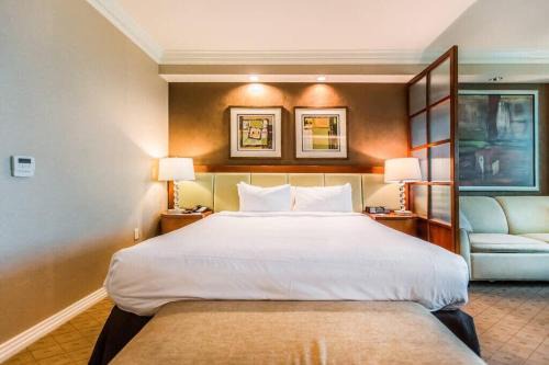 Amazing Studio No resort Fee Free Parking Strip View MGM 4607