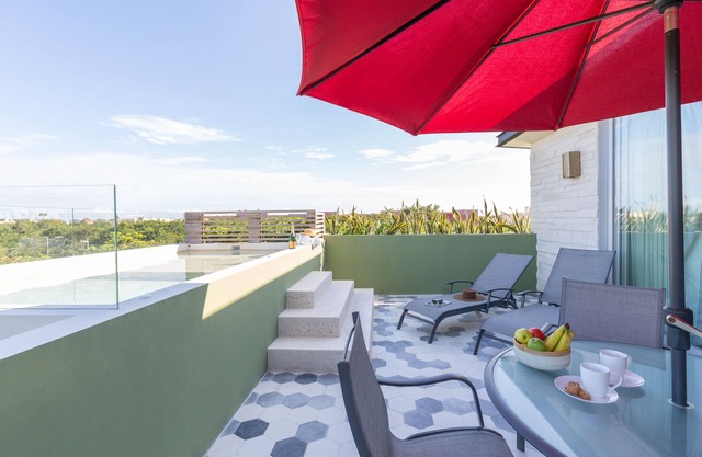 Amazing suite with private pool in Aldea Zama
