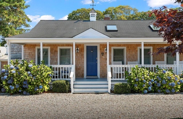 Amazing Summer Getaway in sought out neighborhood in W. Hyannisport!
