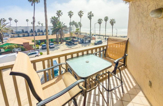 Amazing sunset views on the beach in San Diego, Sleeps 6