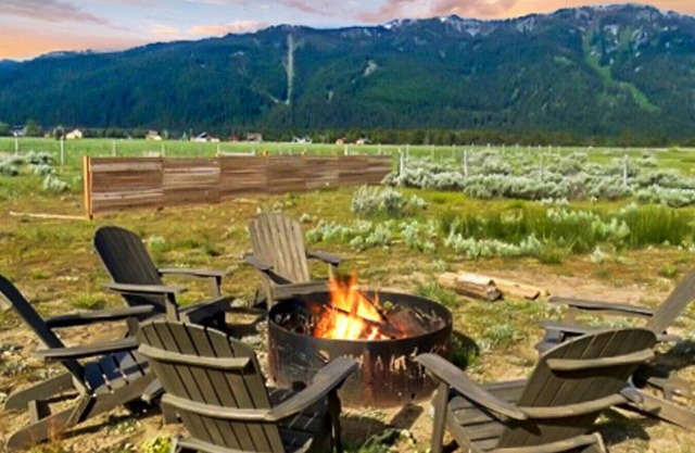 Amazing Tamarack Resort Views, Hot Tub, Huge Lot!