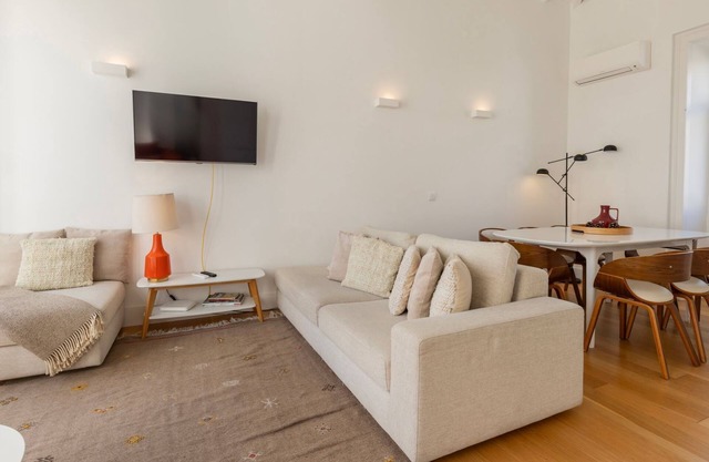 Amazing Terrace River View Apartment by LovelyStay