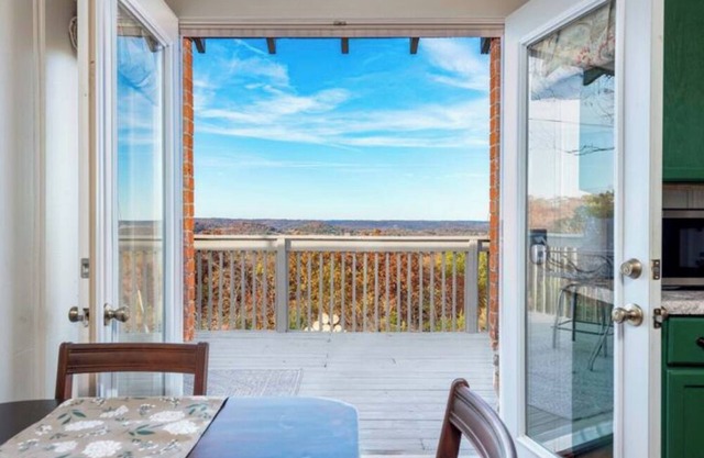 Amazing View! 1950's Charm! Historic Branson Overlook!