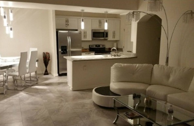 Erstaunliche Ansicht, welche die Aberglauben-Berge von Arizona 2 Pools 2 balcony🌵 gegenüberstellt