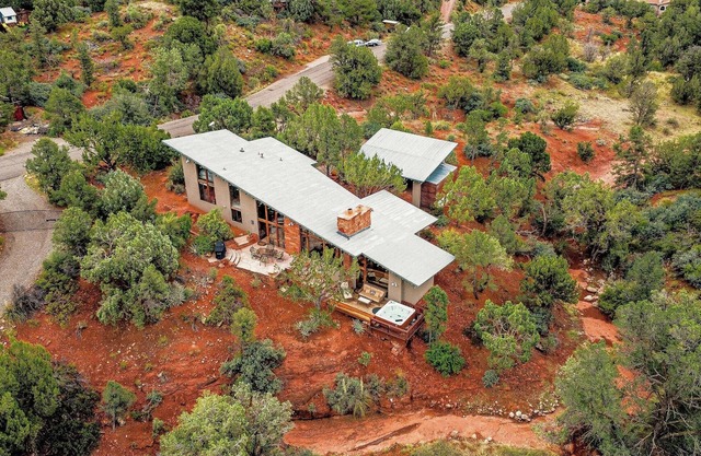 Neu! View Home mit Whirlpool in ruhiger Lage, von Kiefern und Red Rock umgibt!