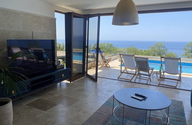 Erstaunliche Aussichten. Charmant und glücklich pleace. Fröhliche Atmosphäre.