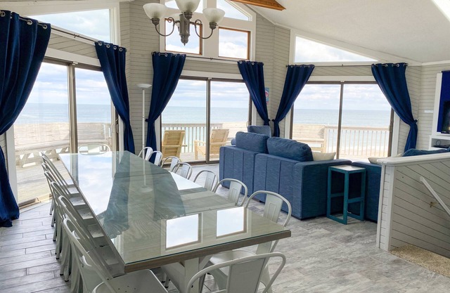 Strandrenovierung abgeschlossen! Große Oceanfront! 3 Master-Schlafzimmer!
