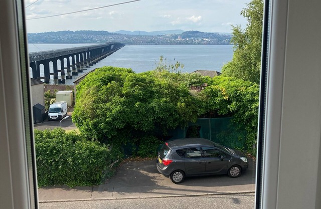 Amazing Views over the River Tay. 10 miles to St Andrews.