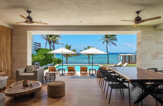 Amazing Villa in Akumal heated jacuzzi for 15 people!!!!
