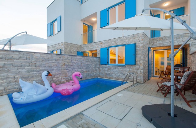 Fantastische Villa Miri nur 5 m vom Sandstrand entfernt
