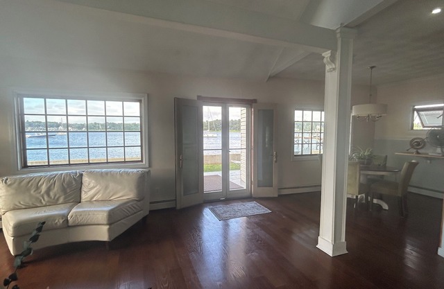 Amazing Waterfront location with incredible views and Beach !
