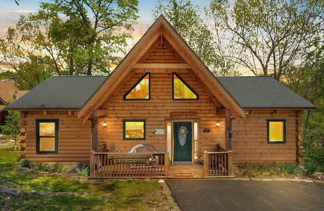 Erstaunliche Holz Blockhütte Pvt Whirlpool im Wald WIFI Kamin Camp Budd in der Nähe von Big Cedar