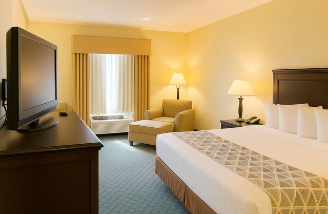 Ambassador Inn and Suites Tuscaloosa