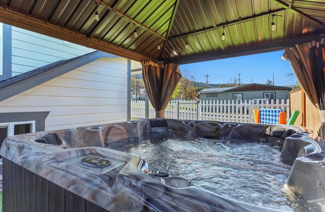 Amber Nook! Always clean, and build to be comfortable!