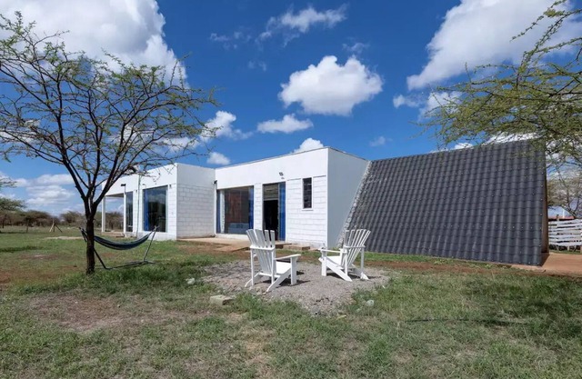 Amboseli Glass house