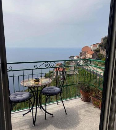 Ambra Holiday House