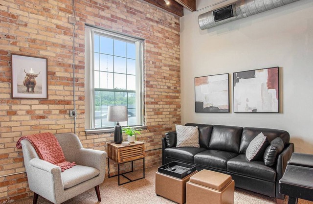 Amenities Galore - Riverfront Loft | Downtown GR