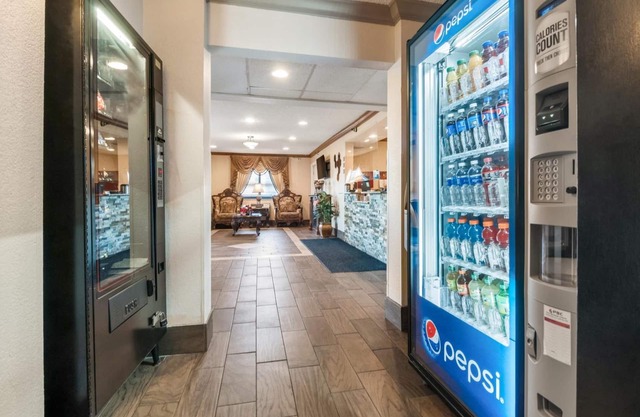American Inn Suites Detroit Metro Airport