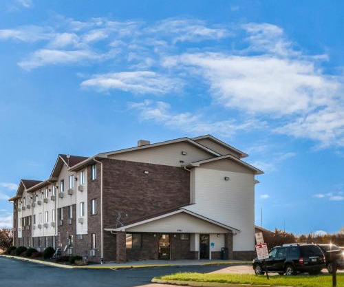 American Inn & Suites Metro Airport