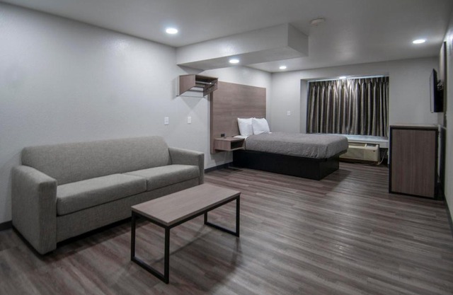 Americas Best Value Inn and Suites Lake Charles